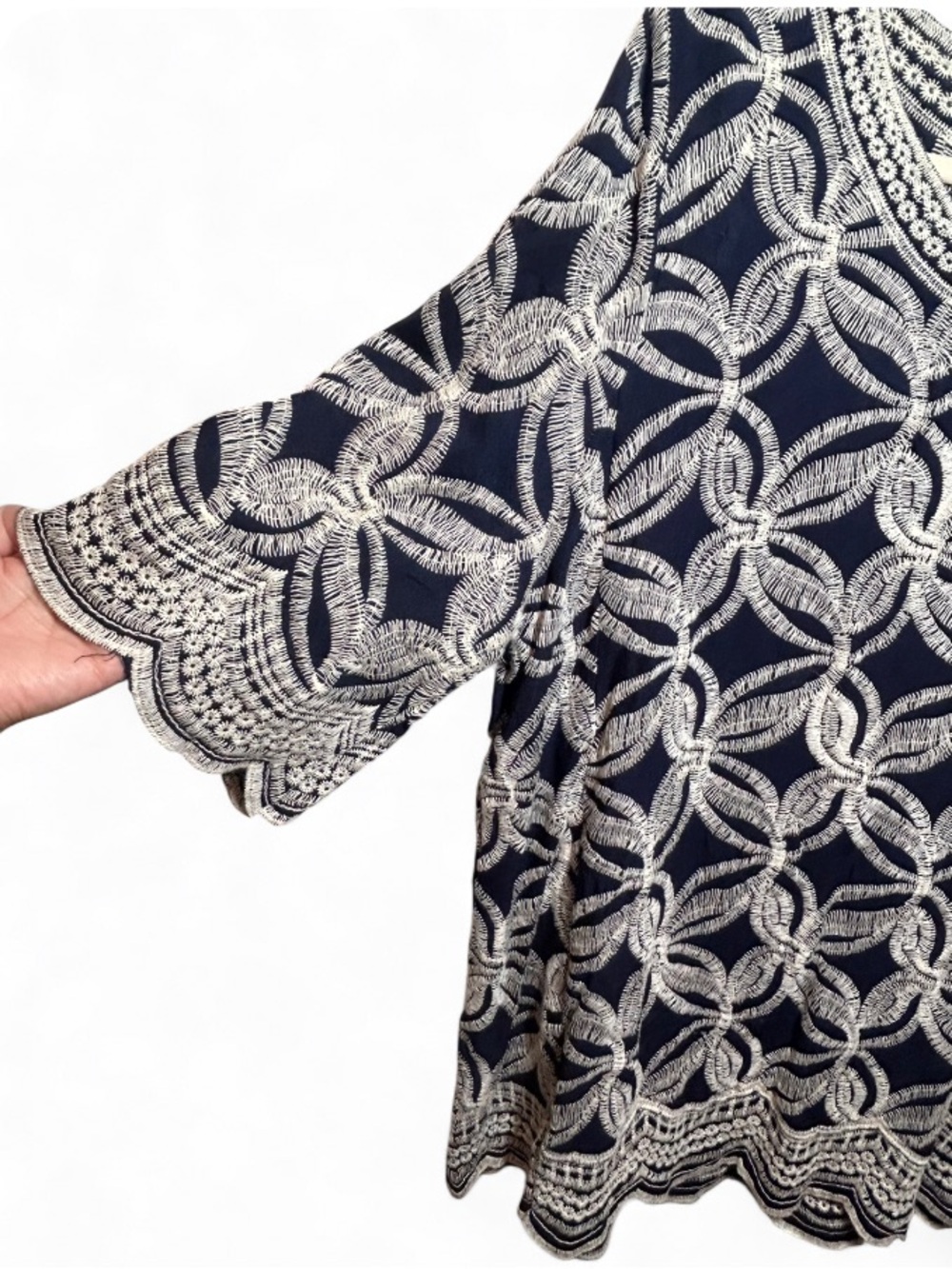 Solitaire embroidered boho-style tunic blouse in ivory/navy, flutter sleeves. 1X
